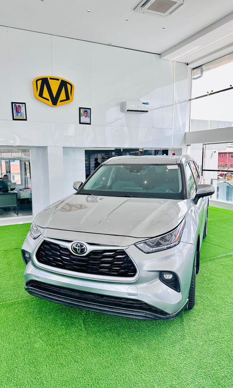 Toyota Highlander XLE AWD